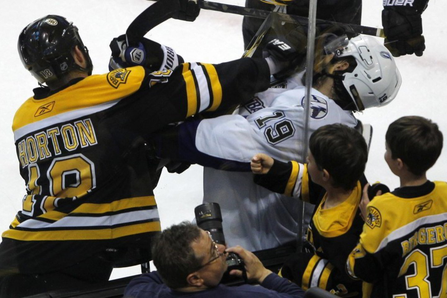 „Bruins“ ir „Lightining“ dvikovos akimirkos.