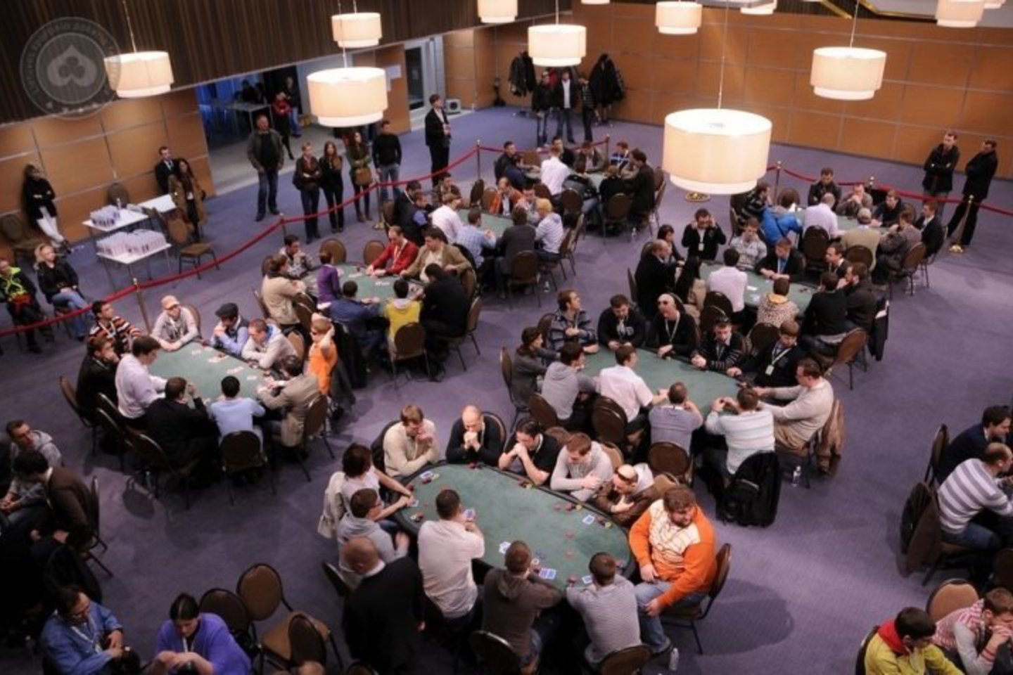 Druskininkuose kovosiantys pokerio žaidėjai varžysis dėl keliapalio į Europos pokerio turo varžybas