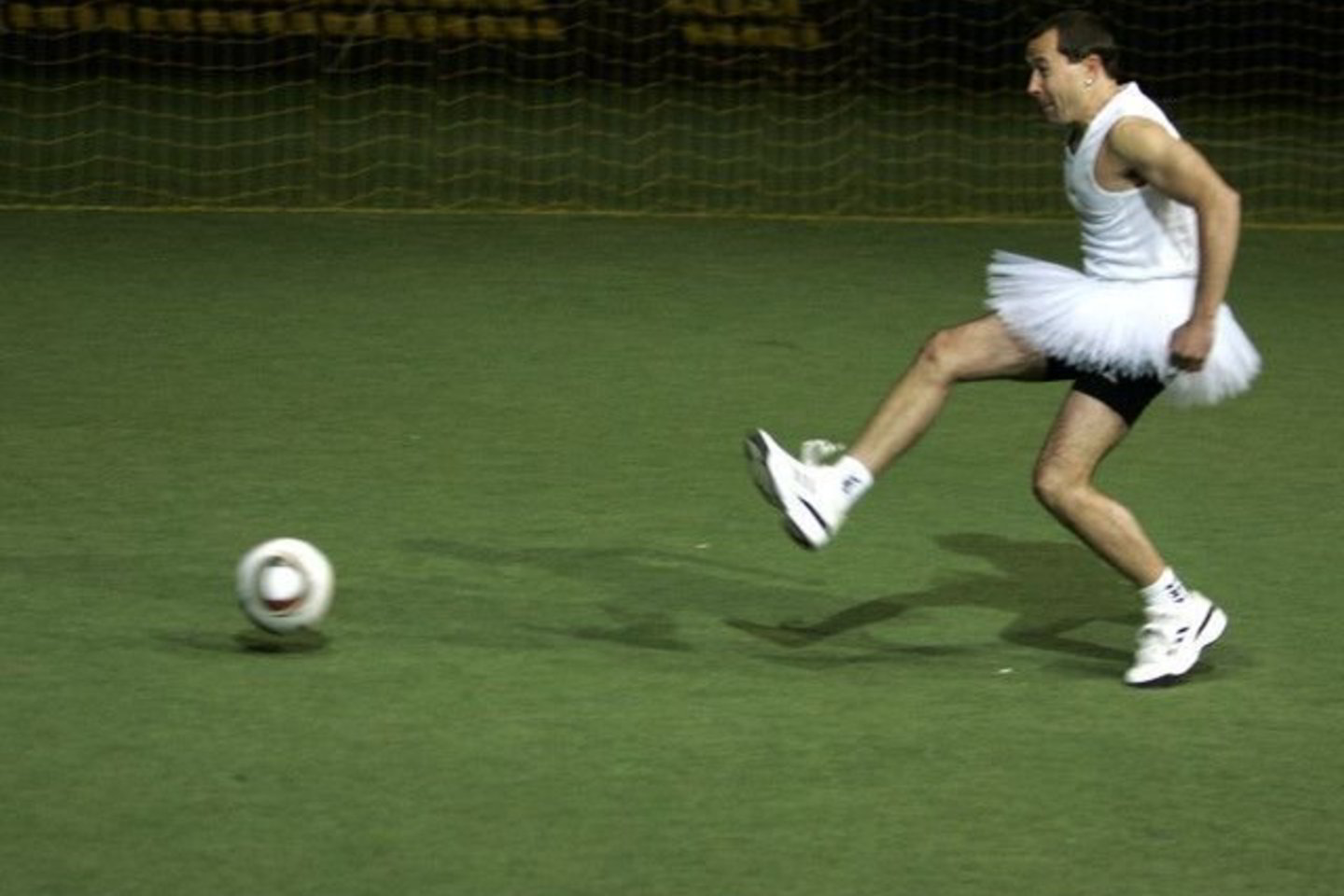 Šį akcija buvo skirta priminti, kad yra daug žmonių, kurie myli bei moka žaisti futbolą.