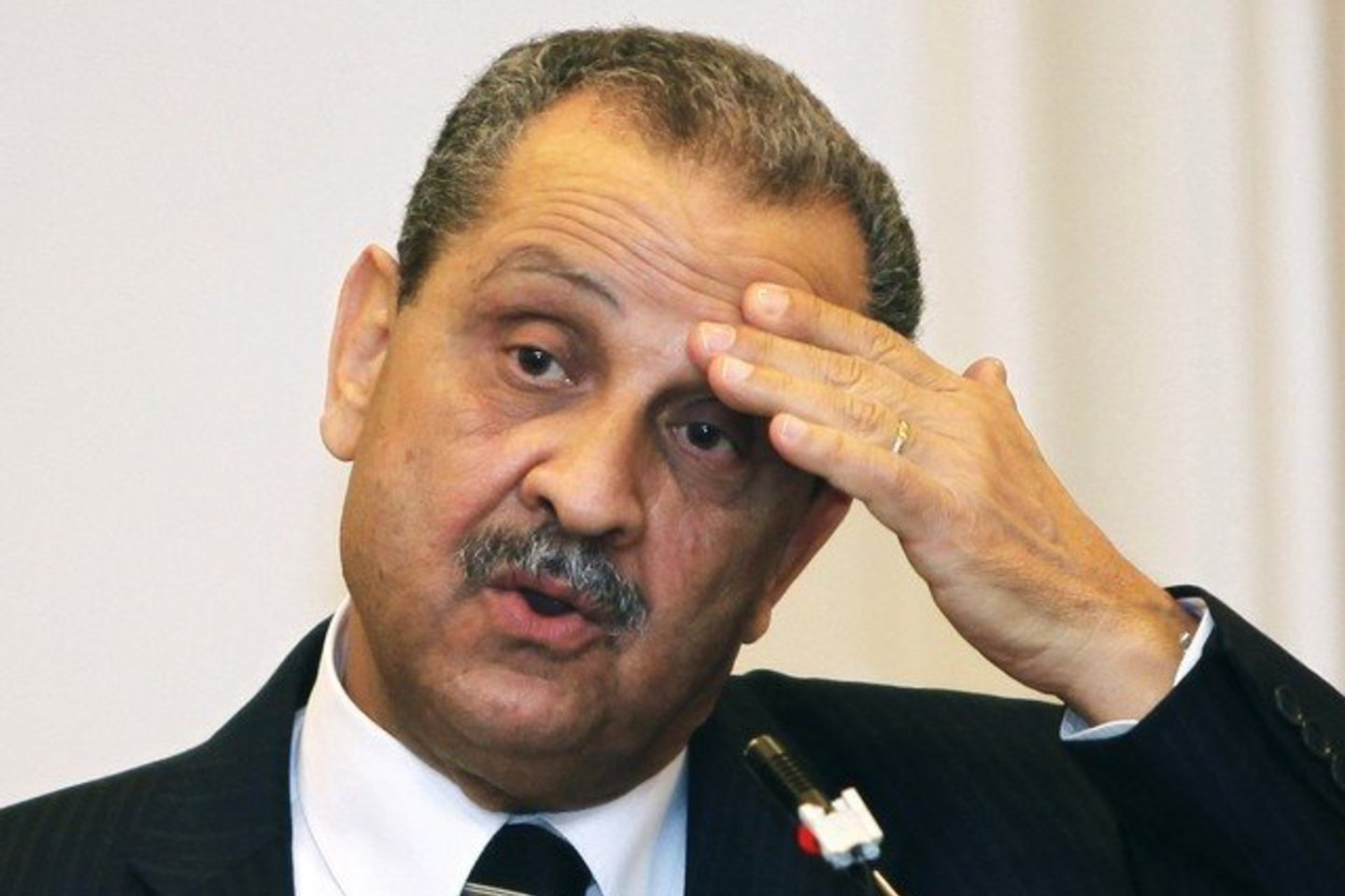 Sh.Ghanemas tapo vienu iš aukščiausio rango Libijos pareigūnų, pasitraukusių iš Libijos lyderio Muamaro Gaddafi vyriausybės.