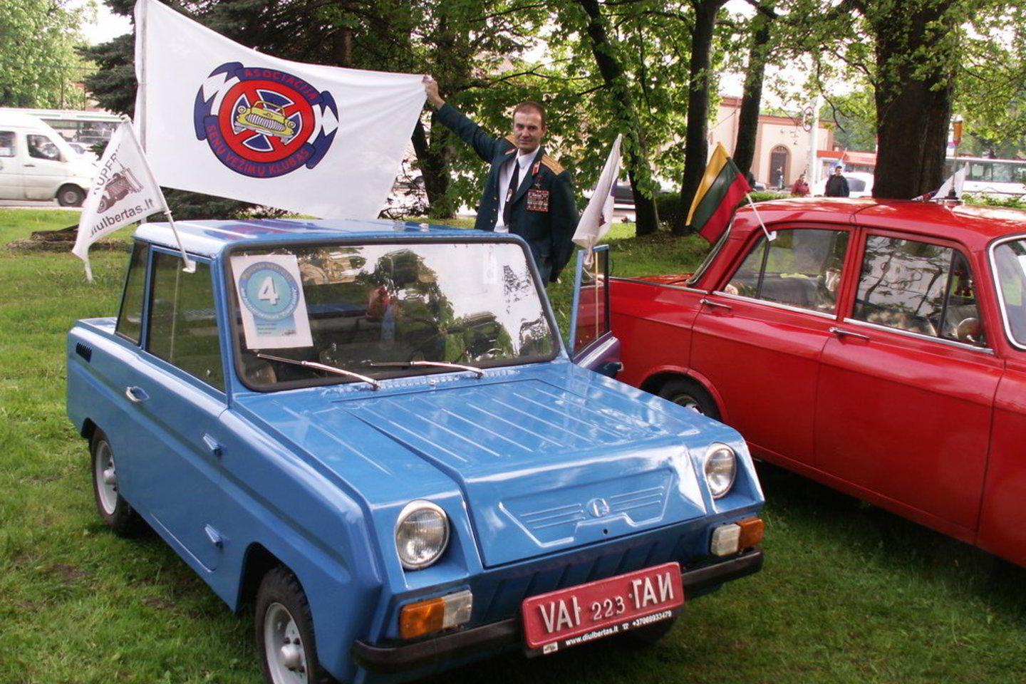 Kaliningrado senovinės technikos klubas „Avtoretro“ bei vienintelis Rusijos gintaro muziejus gegužės 13 dieną organizavo senos technikos varžybas „Seni ratai“.