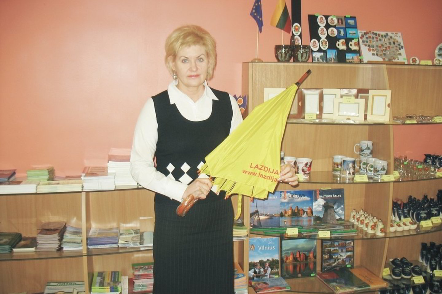 "Raginame moksleivius mokslo metus užbaigti pažintinėmis kelionėmis mūsų krašto lankytinomis vietomis, o ne „akropoliuose“, - sako viešosios įstaigos „Lazdijų turizmo informacinis centras“ direktorė Roma Stulgienė.