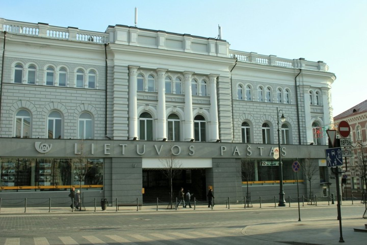 Vilniaus centriniame pašte – menininkų instaliacijos.