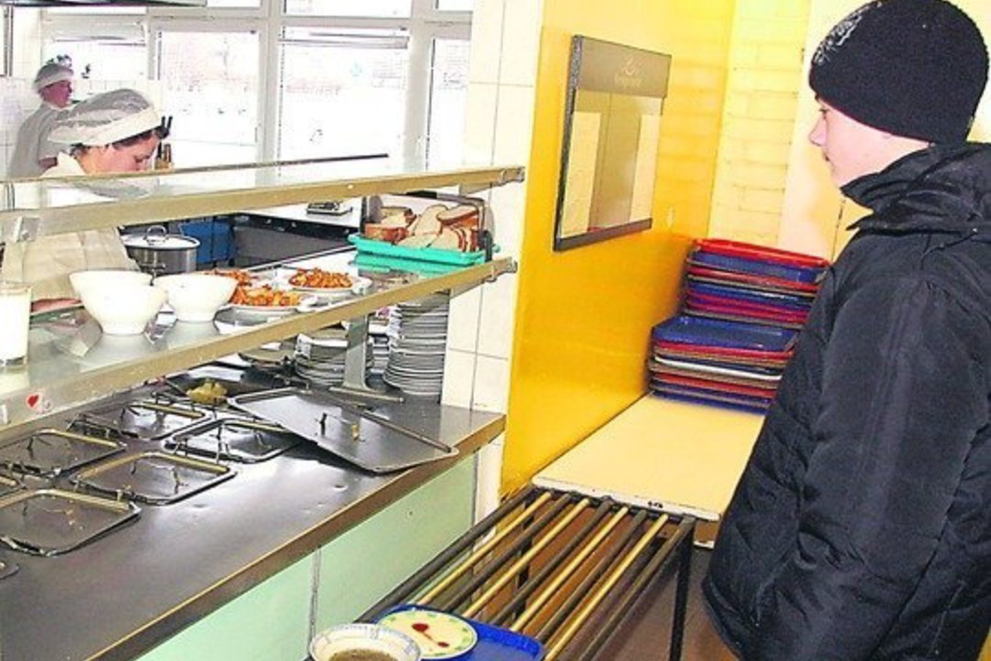 Nedelsiant įgyvendinus viešųjų pirkimų prievaizdų reikalavimą provincijos moksleiviai liktų be maitinimo.