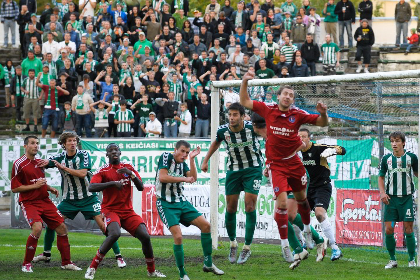 Sėkmingiausiai Lietuvos futbolo A lygos pirmąjį ratą baigė Panevėžio „Ekrano“ futbolininkai, tapę vienvaldžiais turnyro lydriais.