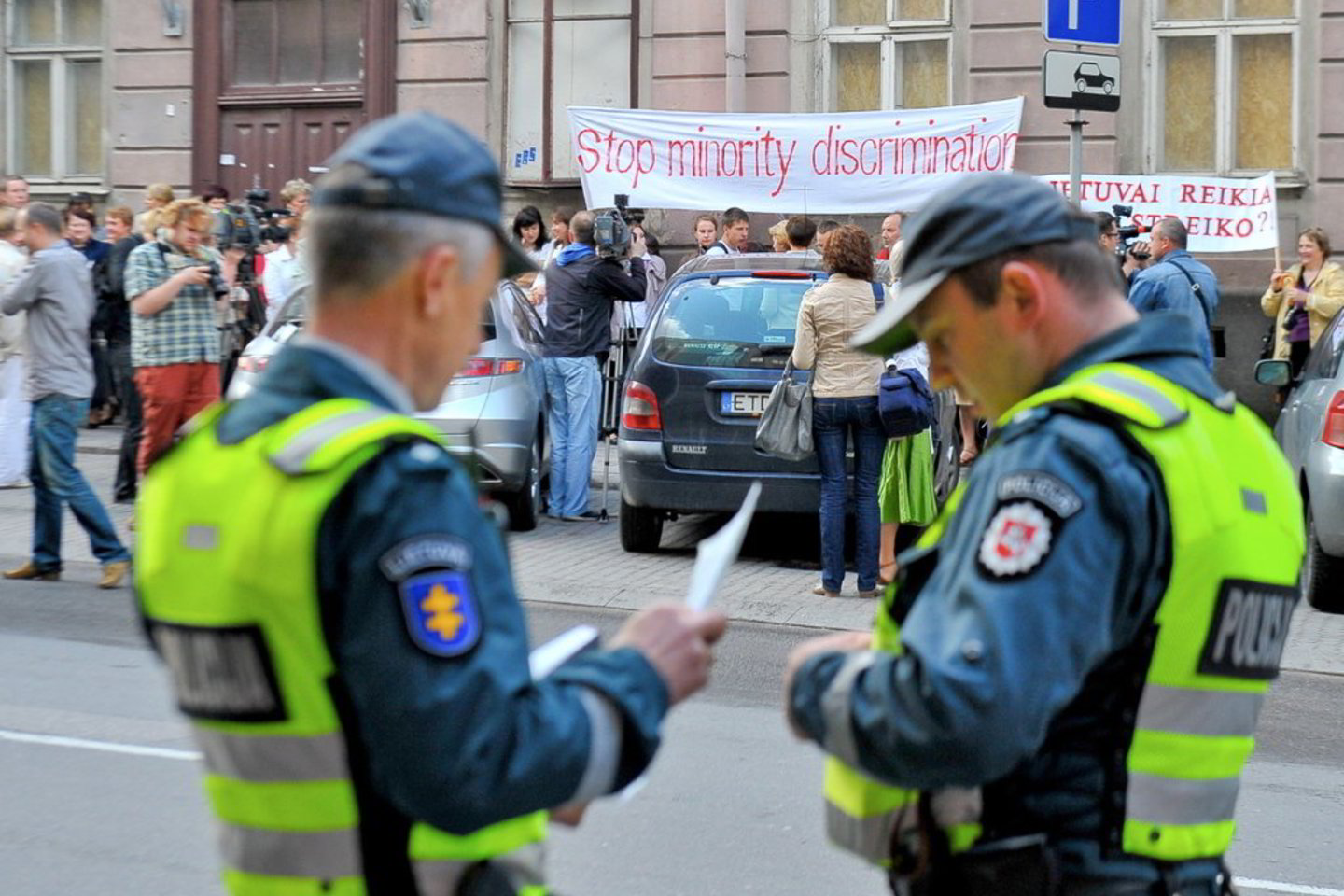 Piketą stebėjo policija.