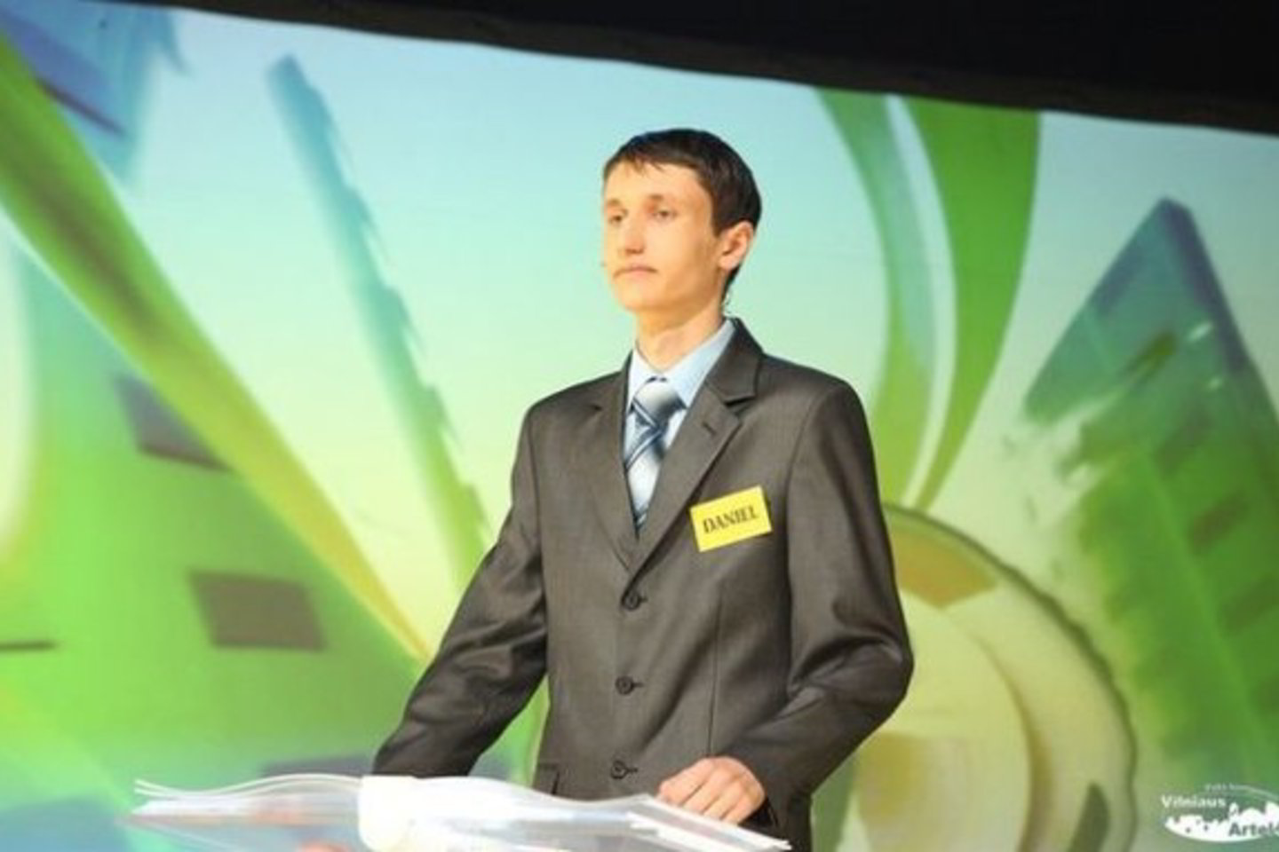 Iš moksleivių geriausiu išrinktas Daniel Ravinskij, Vilniaus Juzefo Ignacijaus Kraševskio vidurinės mokyklos dešimtokas.