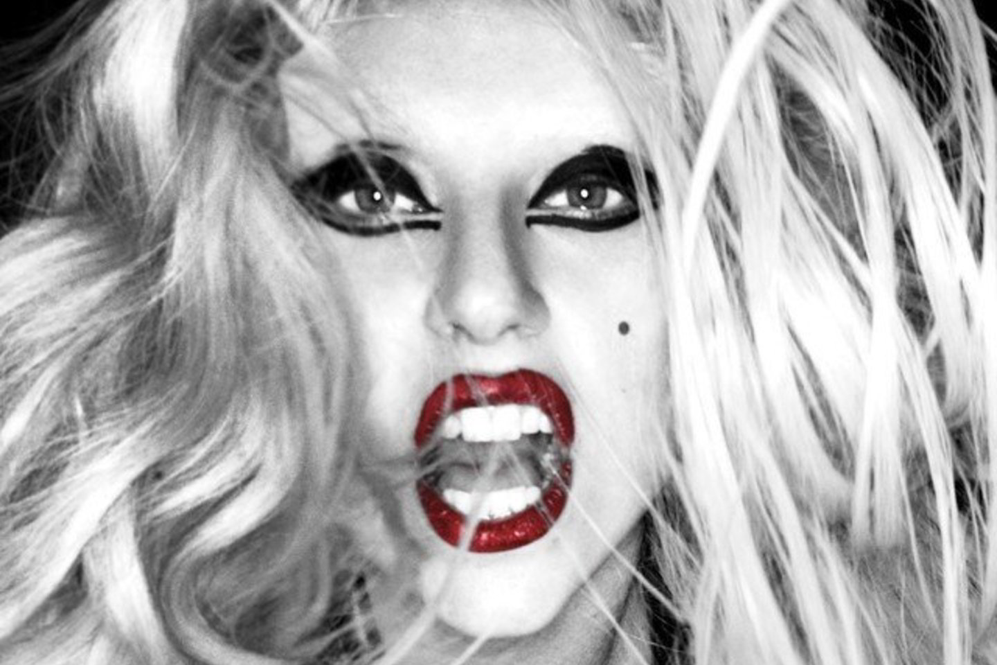 Albumas „Born This Way“ ketvirtadienį parduodamas Amazon.com su didžiule nuolaida.