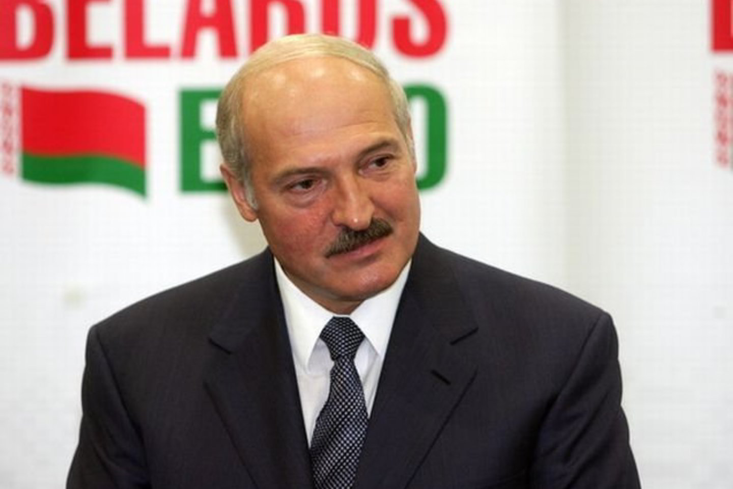 A.Lukašenka pažymėjo, jog „kai įvyko tragedija metropolitene, aš iš tikrųjų didžiavausi, kad pas mus tokia liaudis, kuri ilgai negalvodama puola į pragarą“.
