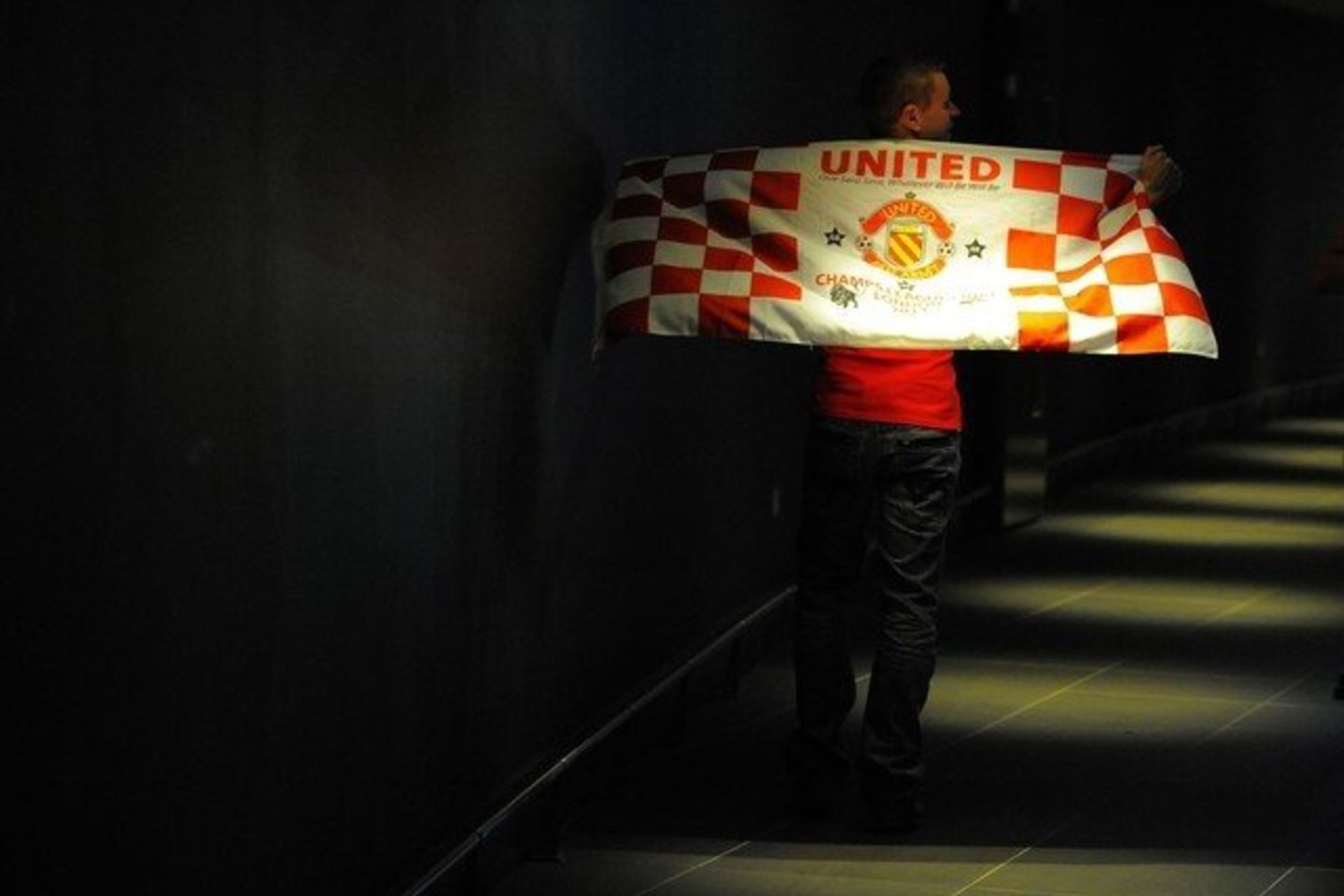 „Manchester United“ logotipas atsirado ant „Manchester City“ sirgaliaus krūtinės.