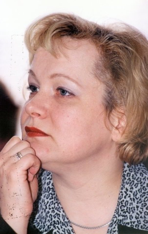 D.Andriušiūnienė, gimusi 1960 metų balandžio 27 d., Lietuvos televizijoje pradėjo dirbti išleidėja 1984-aisiais.
