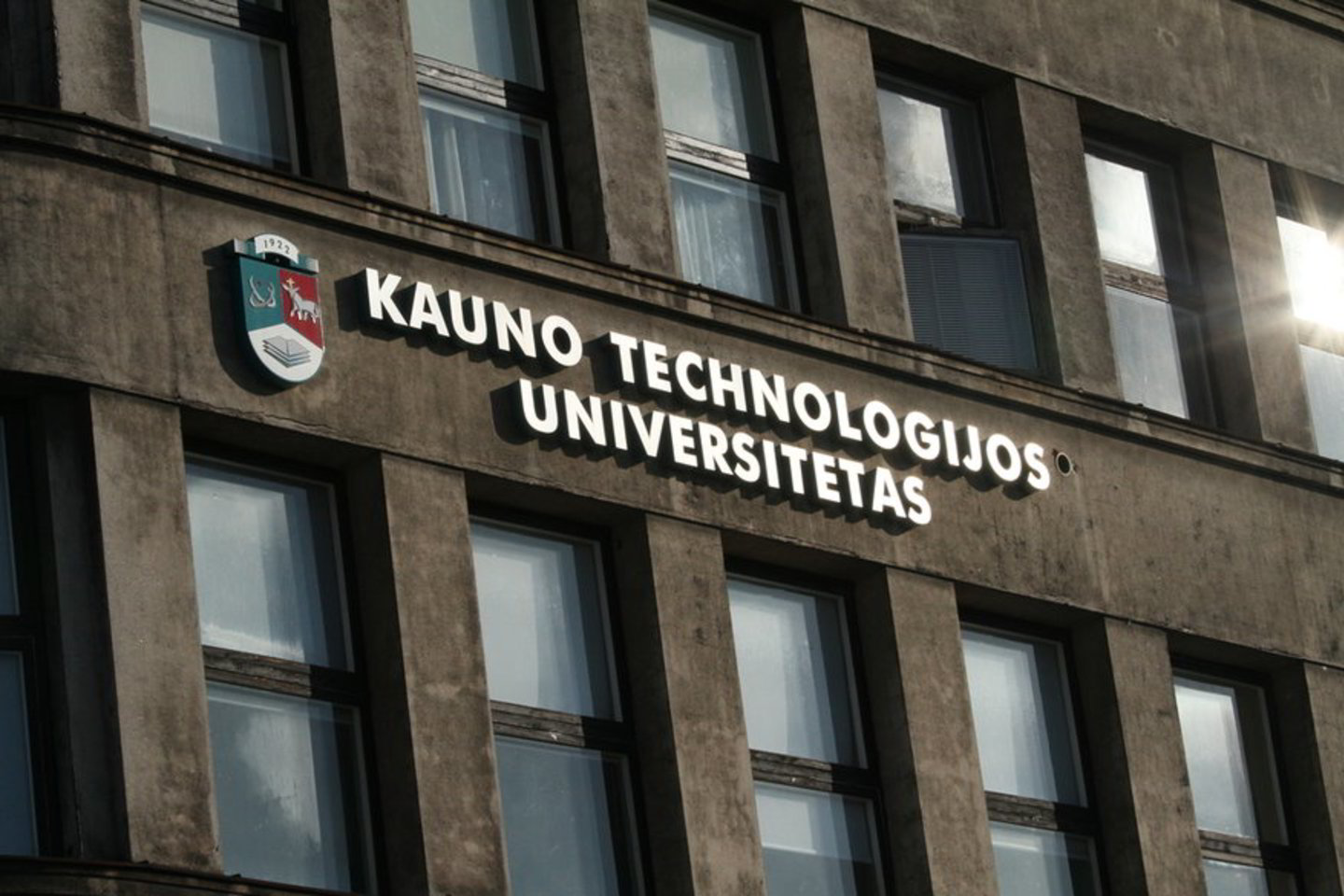 auno technologijos universiteto (KTU) rektoriumi antradienį išrinktas profesorius habiluotas daktaras Petras Baršauskas.