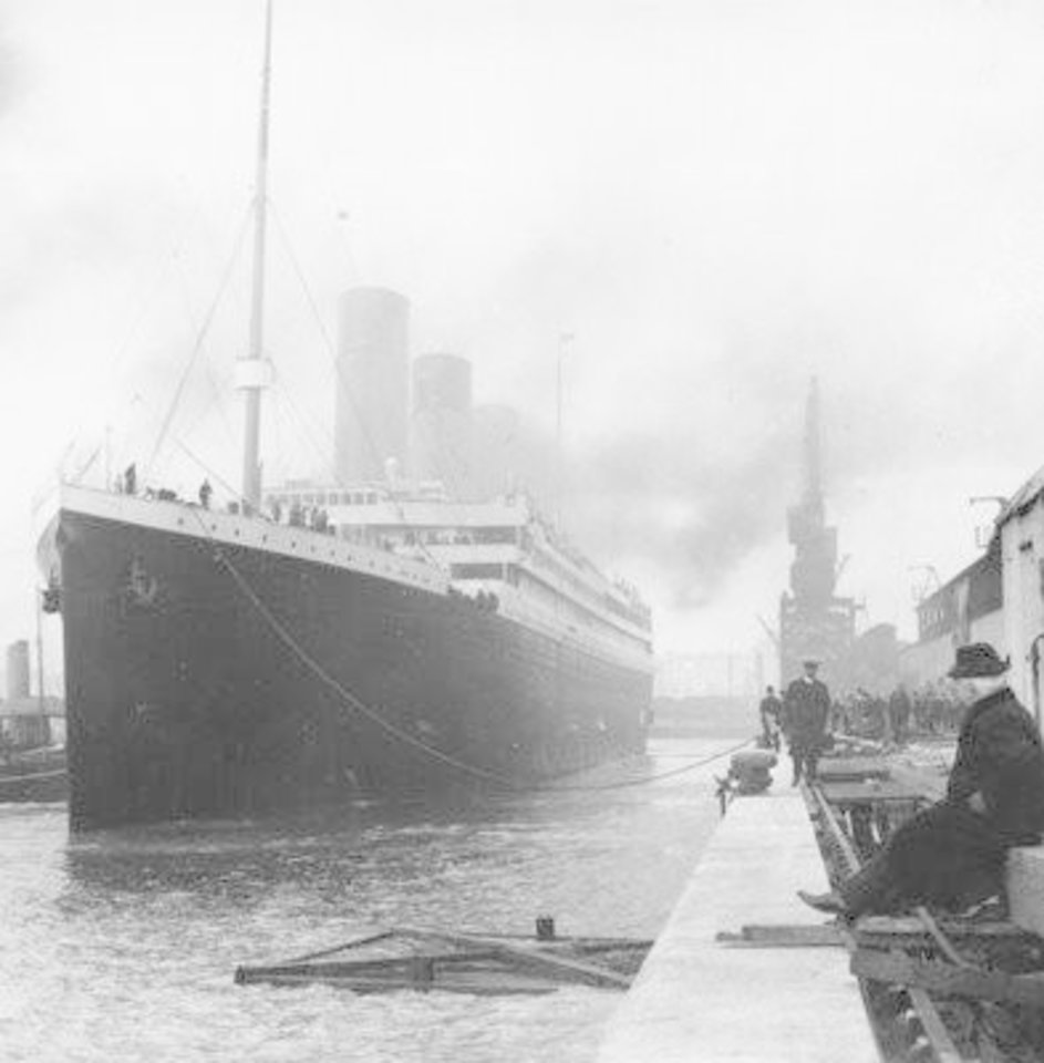 „Titanic“ - tuomet buvusios didžiausios laivų statytojos pasaulyje, kompanijos „Harland & Wolff“, kūrinys.