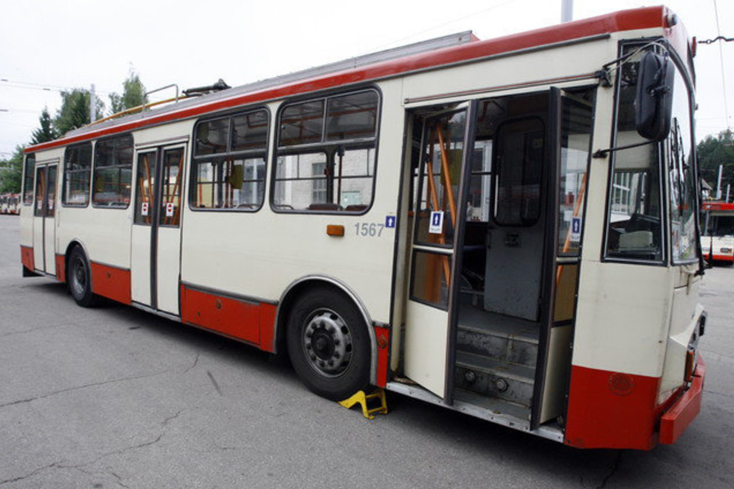 Nuo antradienio keičiami visų troleibusų maršrutų tvarkaraščiai bei daugelio autobusų maršrutų tvarkaraščiai.