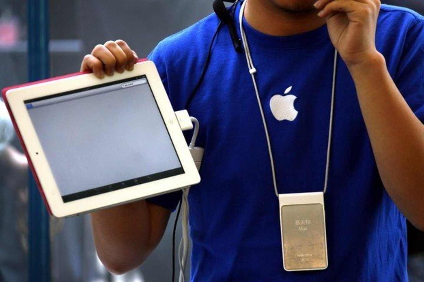 Planšetinį kompiuterį "iPad 2" vaikinas įsigijo pardavęs savo insktą.
