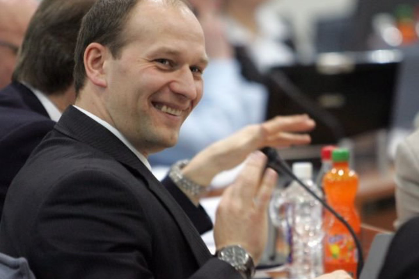 „Teismo sprendimą gerbiu, tačiau juo nesidžiaugiu", - po teismo posėdžio teigė E.Lementauskas.