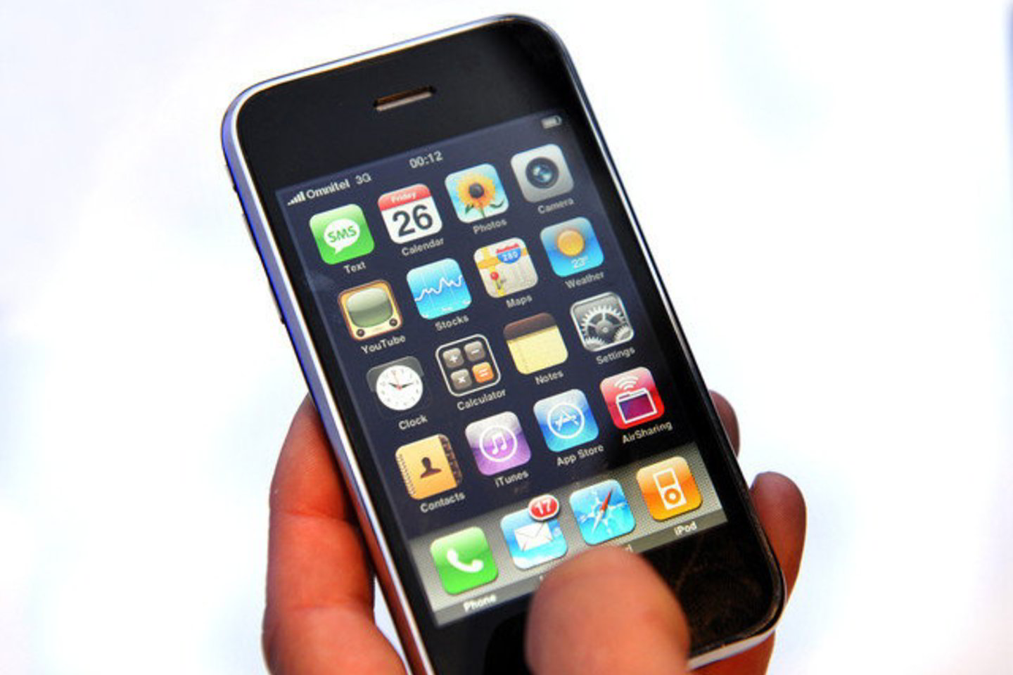 „iPhone“ sukurtas priedėlis, kurio potencialios klientės - besiruošiančios didintis krūtis moterys.