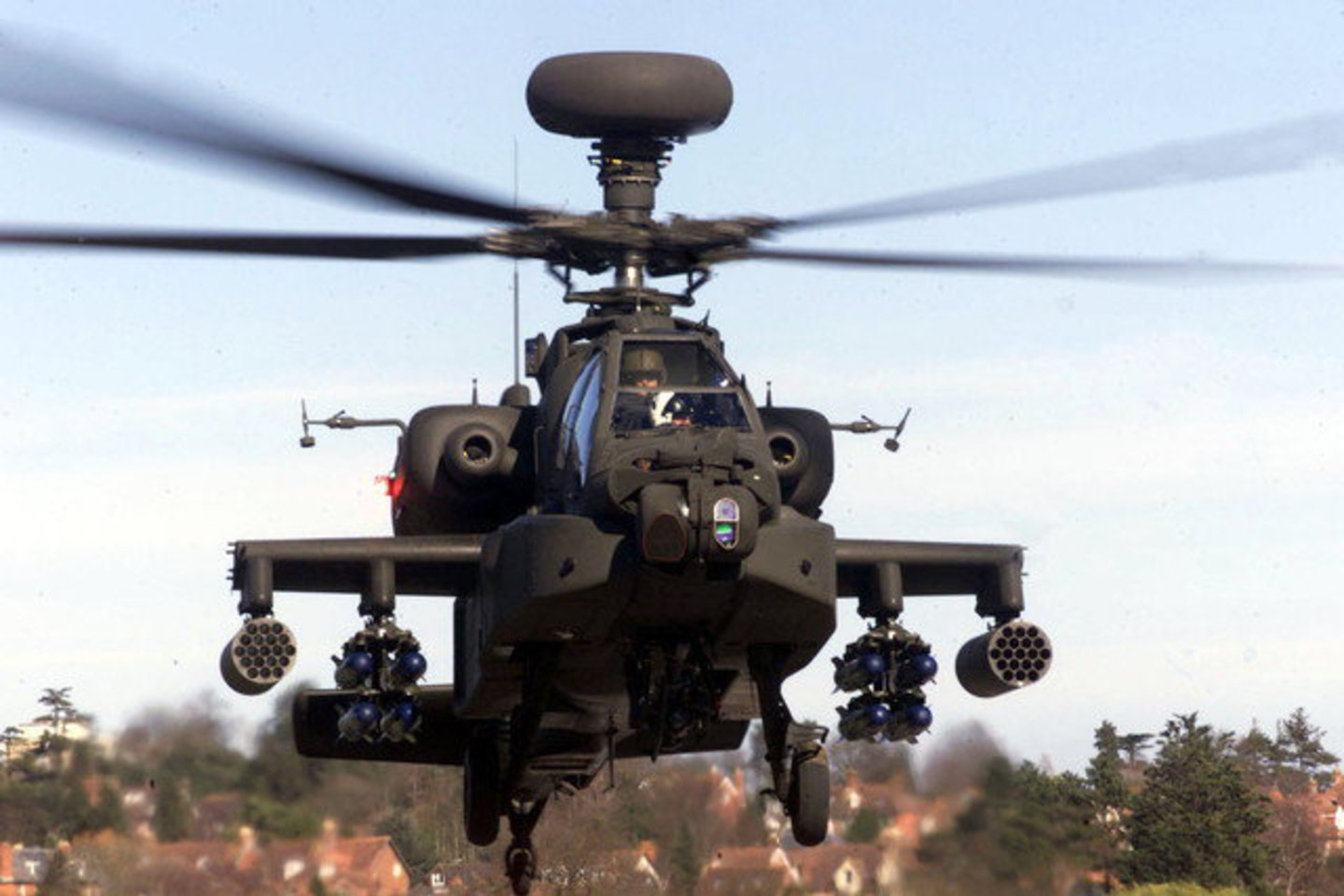 Šiose atakose dalyvavo Didžiosios Britanijos sraigtasparniai „Apache“.