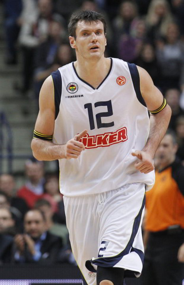 D.Lavrinovičius per 24 minutes pelnė 18 taškų (4/7 dvitaškių, 2/2 tritaškių, 4/4 baudų), atkovojo 6 ir perėmė 2 kamuolius, blokavo 1 metimą, kartą prasižengė bei suklydo.