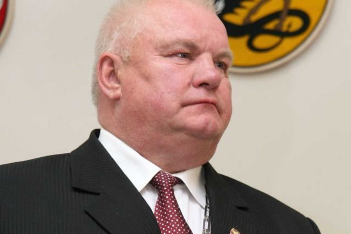 Pirmadienį tarybos posėdyje klausimas dėl garbės piliečio vardo suteikimo V.Braziui didelių diskusijų nesukėlė.