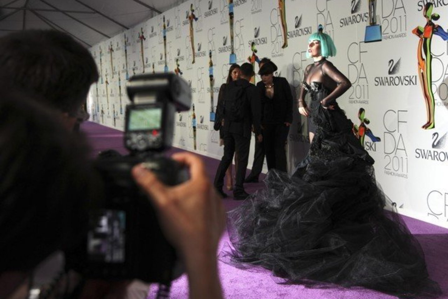 Hitu tapusios dainos „Poker Face“ atlikėja buvo pakviesta atsiimti apdovanojimo „Fashion Icon“.