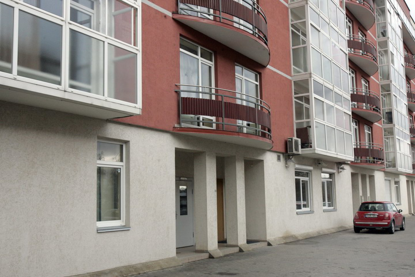 Per krizę būsto kainos nukrito ir kol kas nei atsigauna, nei krenta toliau.