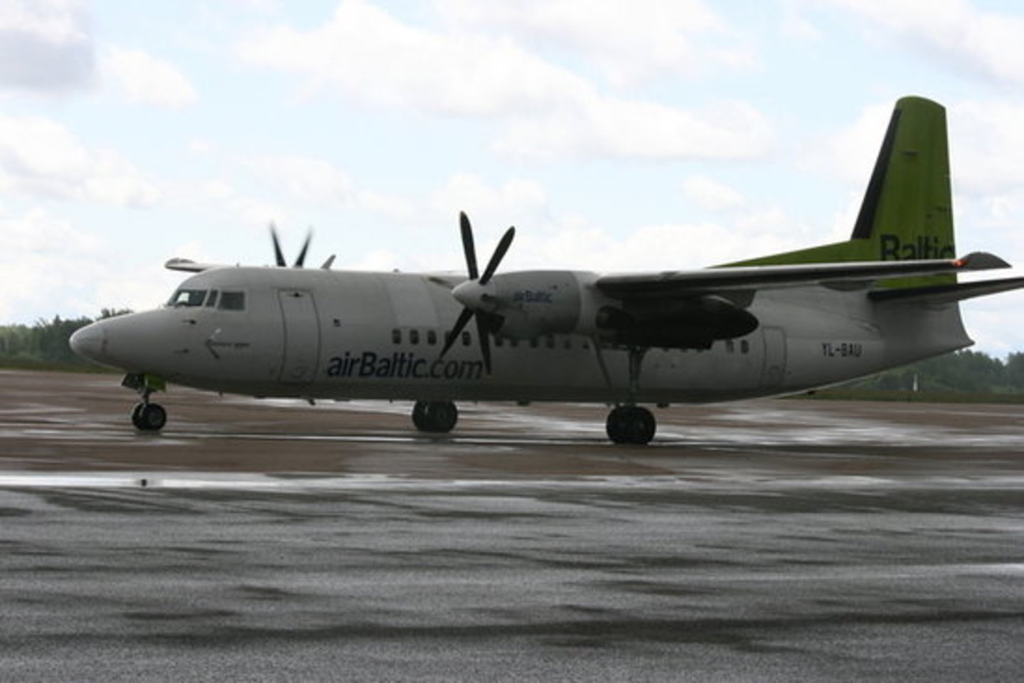 Bendrovė „airBaltic“ pagrasino paduoti ekonomikos ministrą į teismą ir pasiskųsti prokuratūrai.