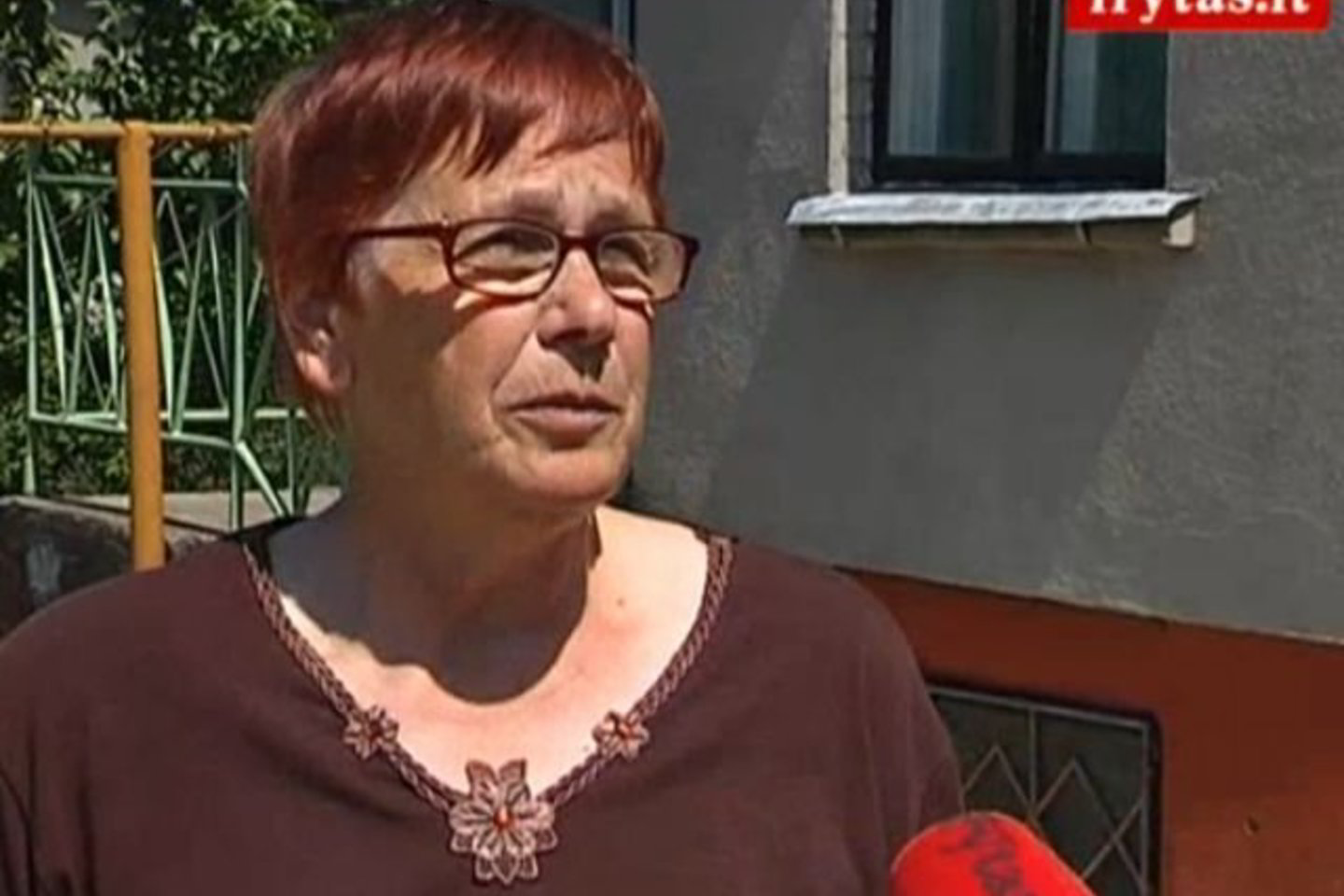 Senutės dukra Jadvyga Vaitinovič kaltina savivaldybės darbuotojus aplaidumu.
