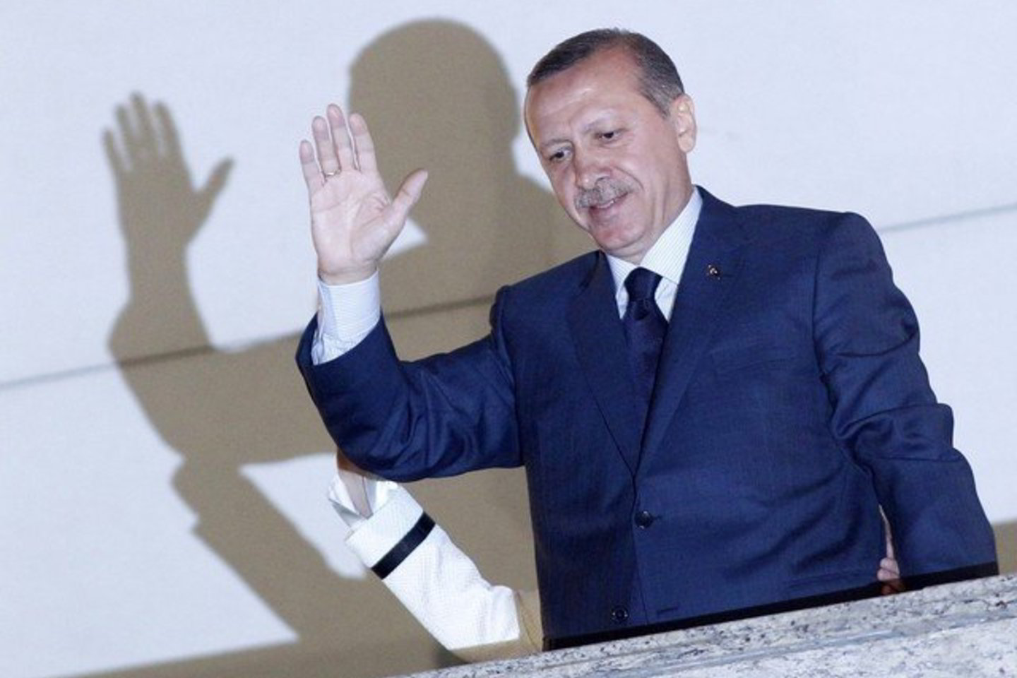 R.T.Erdogano partija laimėjo rinkimus.