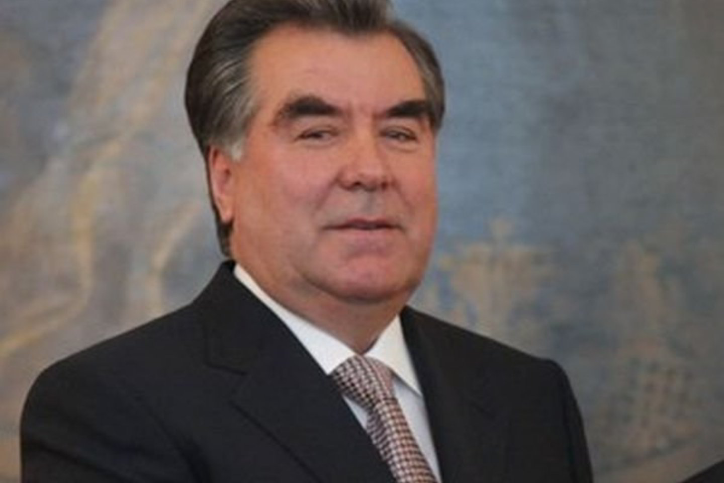 Tadžikistano prezidentas E.Rahmonas šalį valdo jau beveik 20 metų.