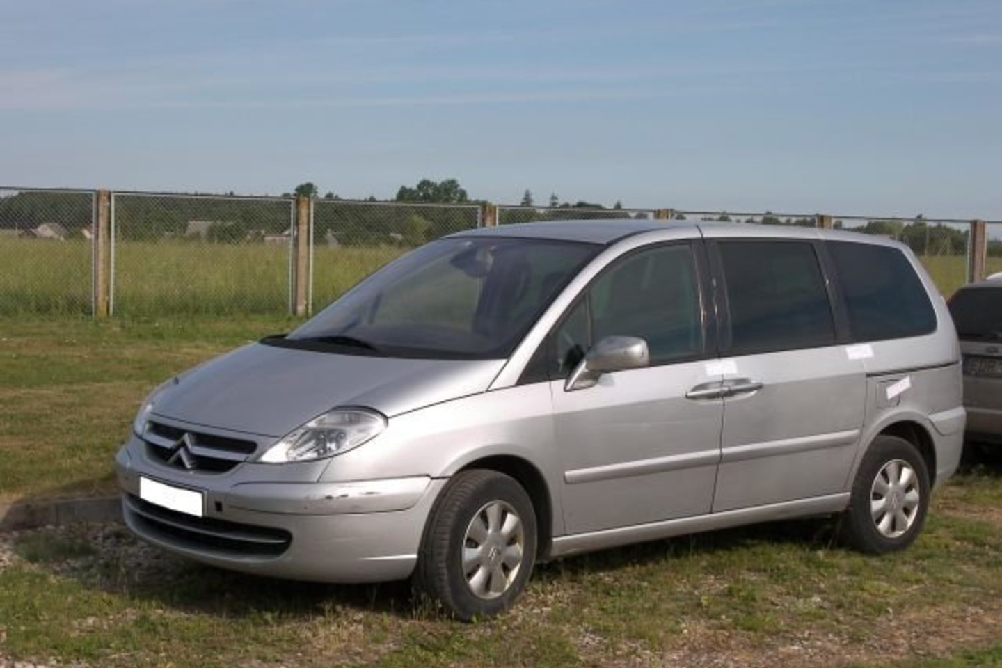 „Citroen C8“ saugomas Tribonių užkardoje.