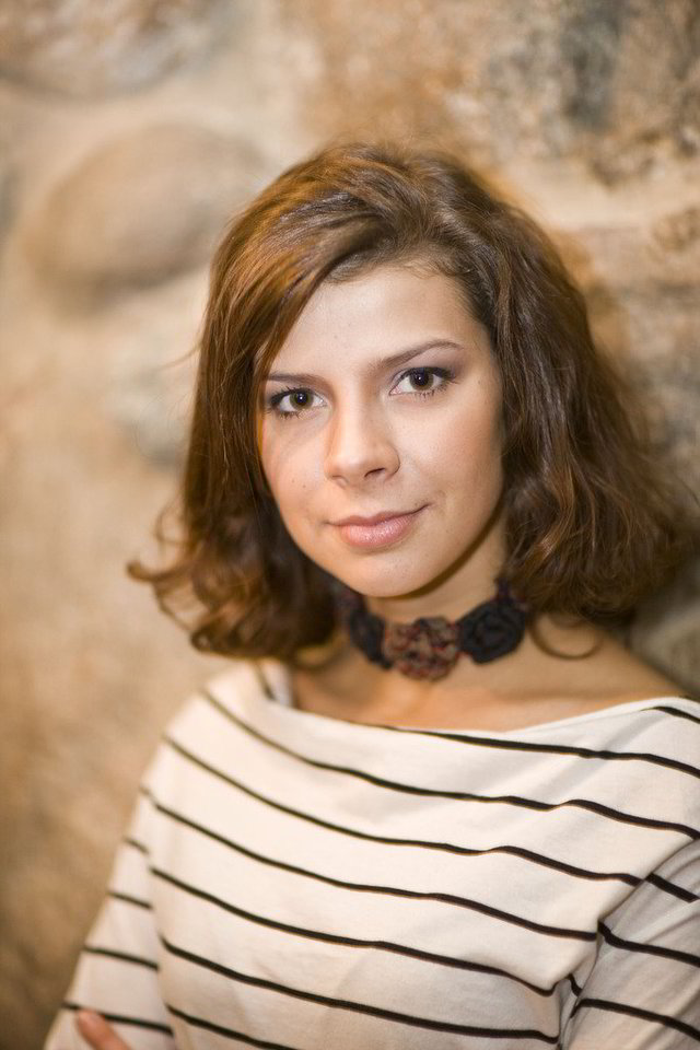 Devynerius metus šokusi baletą mokykloje, išlaikiusi egzaminus ir pakviesta į operos ir baleto teatro baleto trupę, Karolina Liukaitytė įstojo į žurnalistiką ir dabar jau baigia trečią kursą.