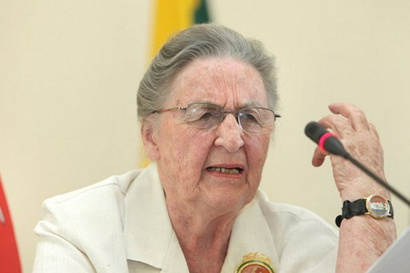 J.Statkutė de Rosales įrodė, kad lietuviams istoriją vis dar pakeičia pasakos.