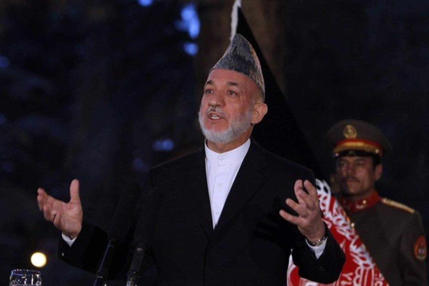 H.Karzai tikina, kad JAV derasi su Talibanu dėl karo Afganistane pabaigos.