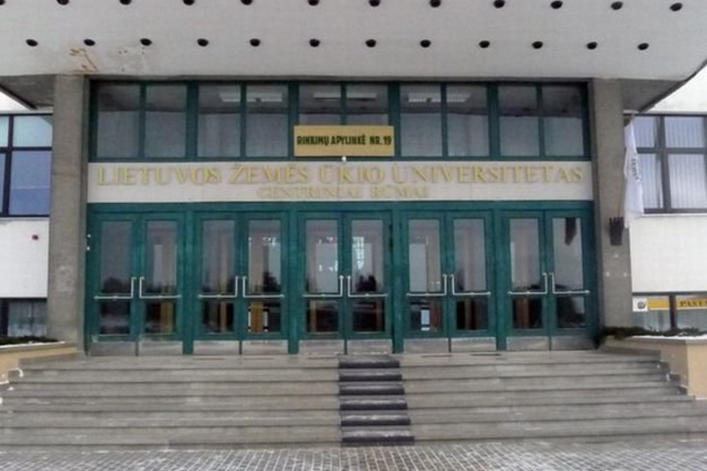 Komiteto pirmininkas pažymėjo, kad šis pasiūlymas yra Lietuvos žemės ūkio universiteto akademinės bendruomenės apsisprendimas.