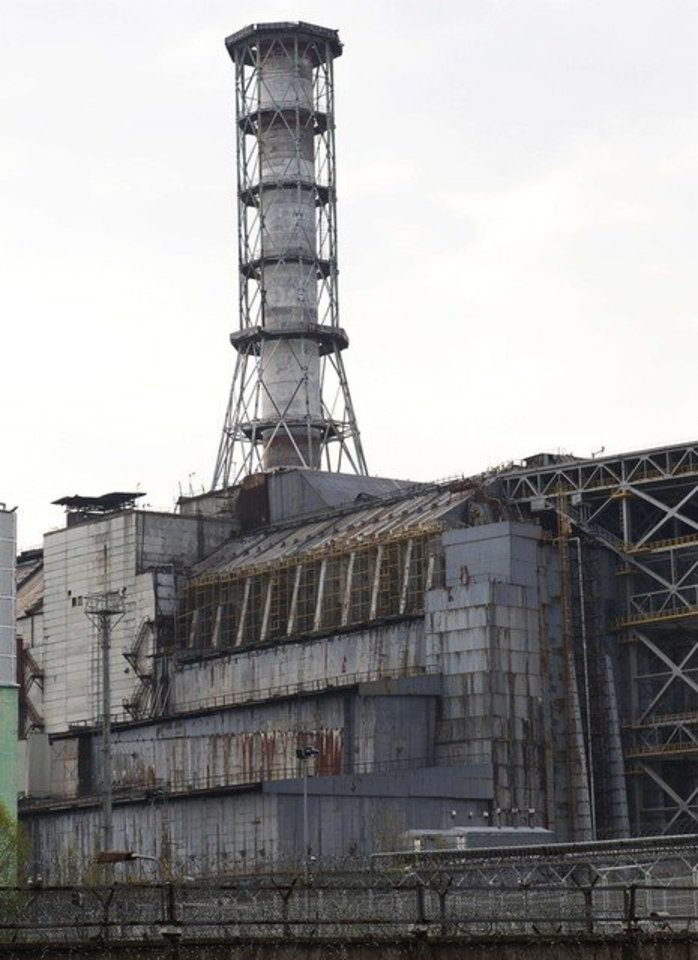 Per pastaruosius 16 metų Ukraina stengėsi surinkti lėšų naujo elektrinės sarkofago statybai.