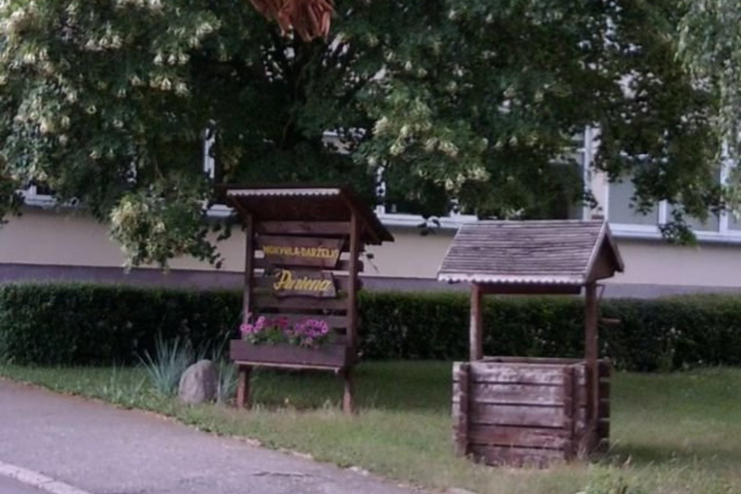 Motina, pasikalbėjusi su grupės auklėtoja, išsiaiškino, kad dar šeši vaikai apsirgo, skundėsi pilvo skausmais, viduriavimu.