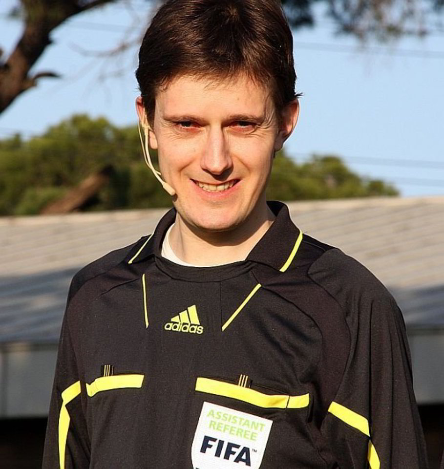 Arbitrui iš Kauno V.Šimkui FIFA asistento kategorija buvo suteikta dar 2003 metais.