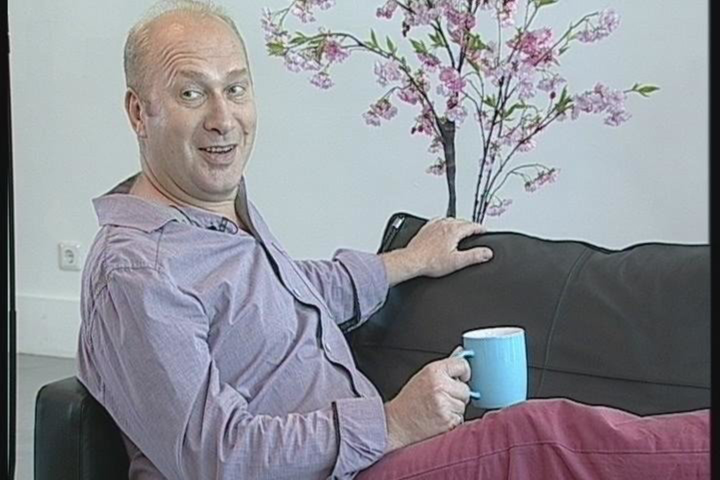 J. Smoriginas neatsispyrė pagundai pasikabinėti ir prie laidos kulinarų.