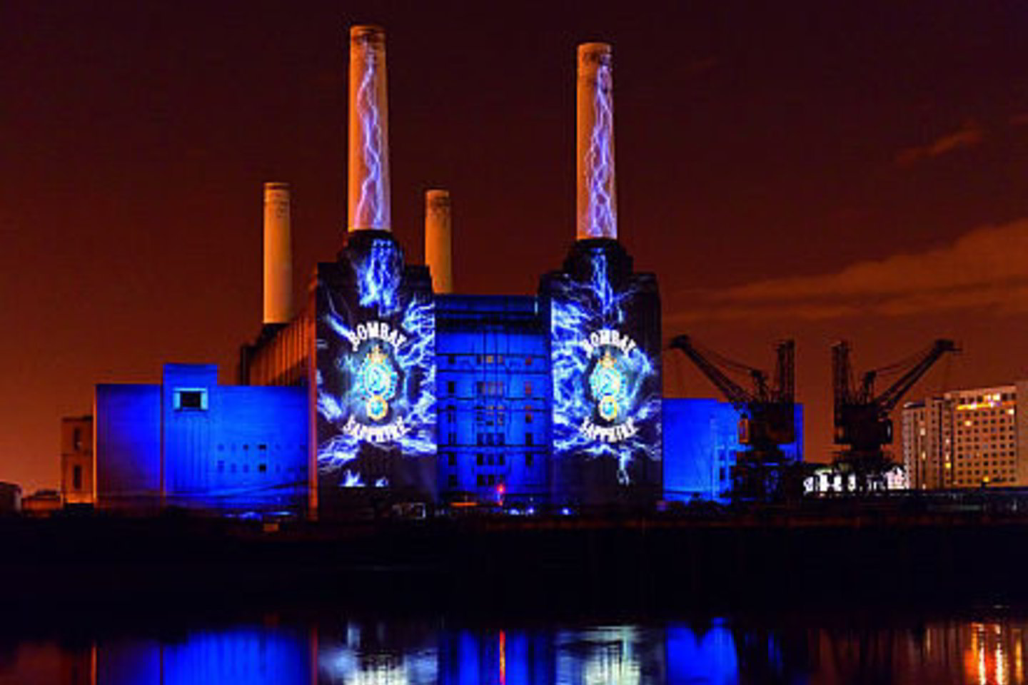 „Bombay Sapphire” konkurso nugalėtojos Erjolos Veliaj sukurta vaizdinė projekcija trimatėje erdvėje buvo pademonstruota ant Londono elektrinės pastato sienos.