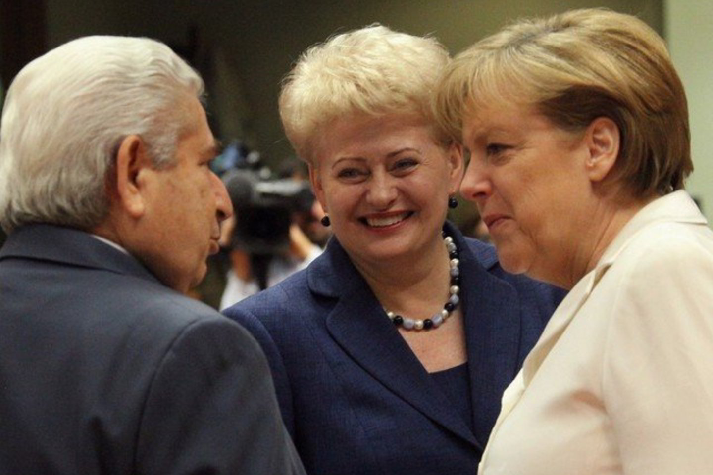 D.Grybauskaitės teigimu, kokiais būdais ir kokiomis priemonėmis stabilizuoti ekonomiką, „turime nuspręsti patys“.