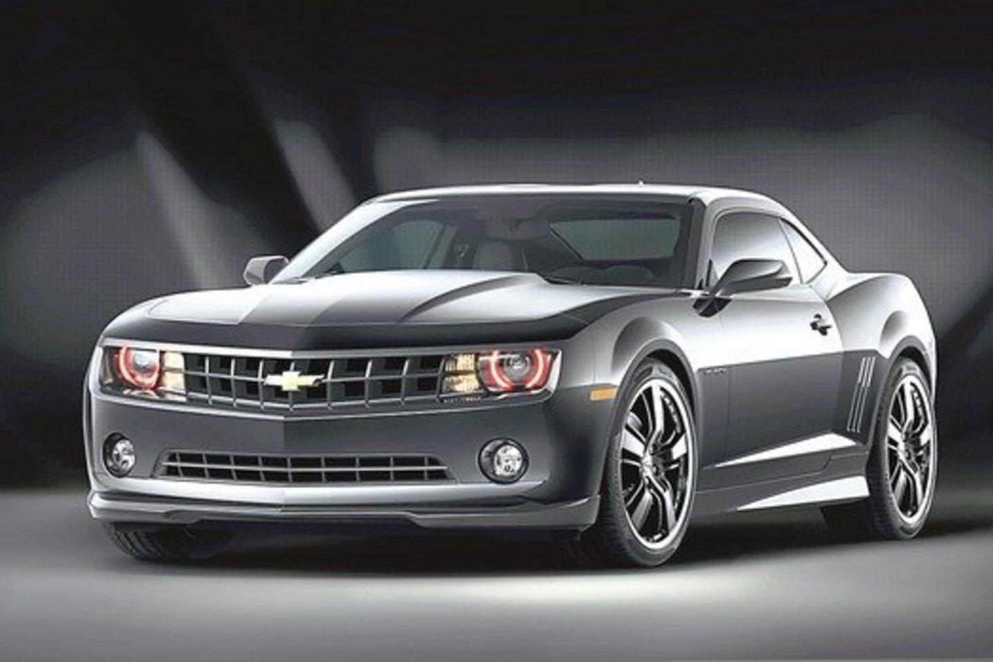 Tokį automobilį „Chevy Camaro” viena Teksaso mokykla padovanojo moksleivei vien todėl, kad ji lankė pamokas ir gavo gerus pažymius.