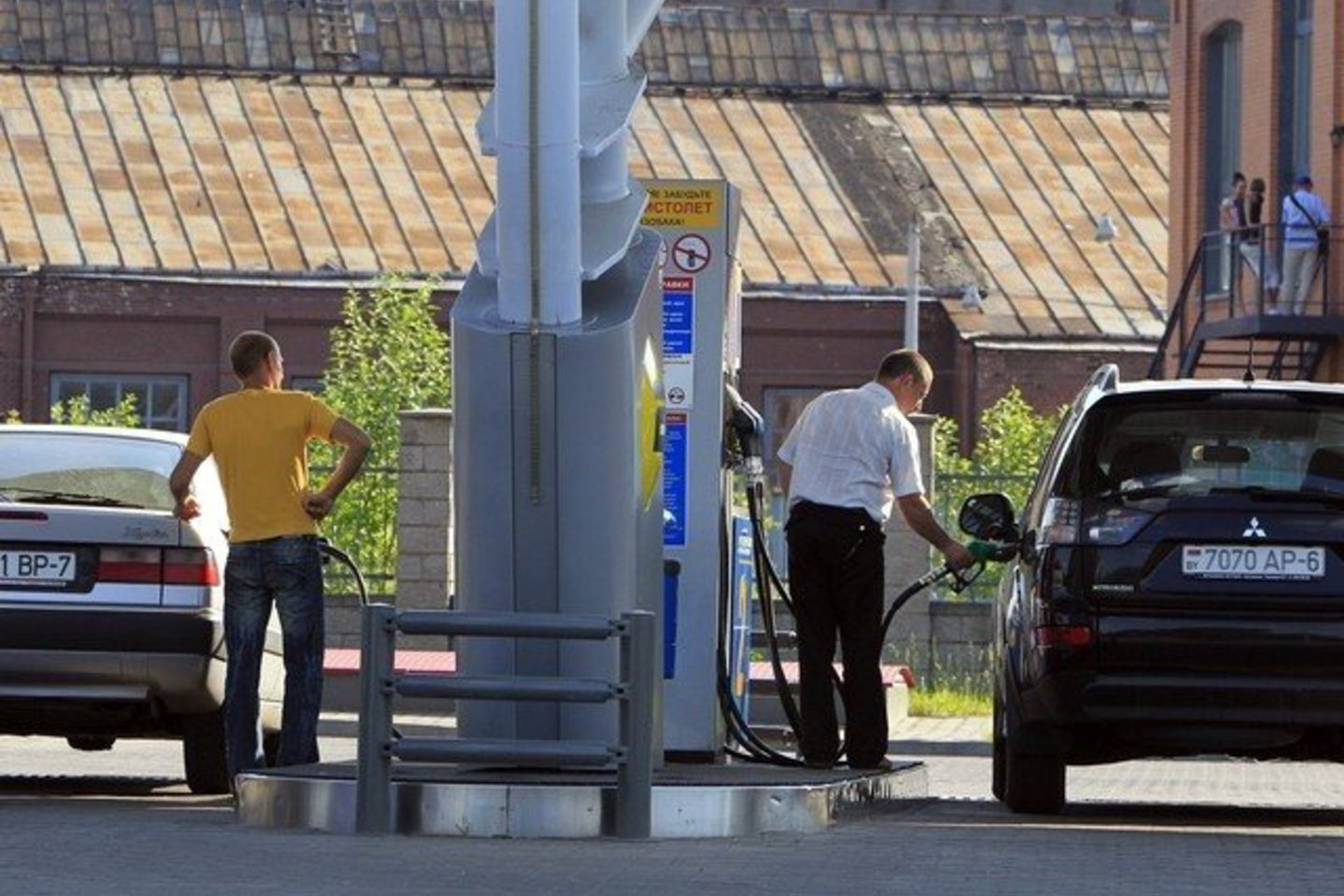 Baltarusijos prezidentas Aliaksandras Lukašenka nuo birželio 9 d. nurodė 13-22 proc. sumažinti degalų kainas.