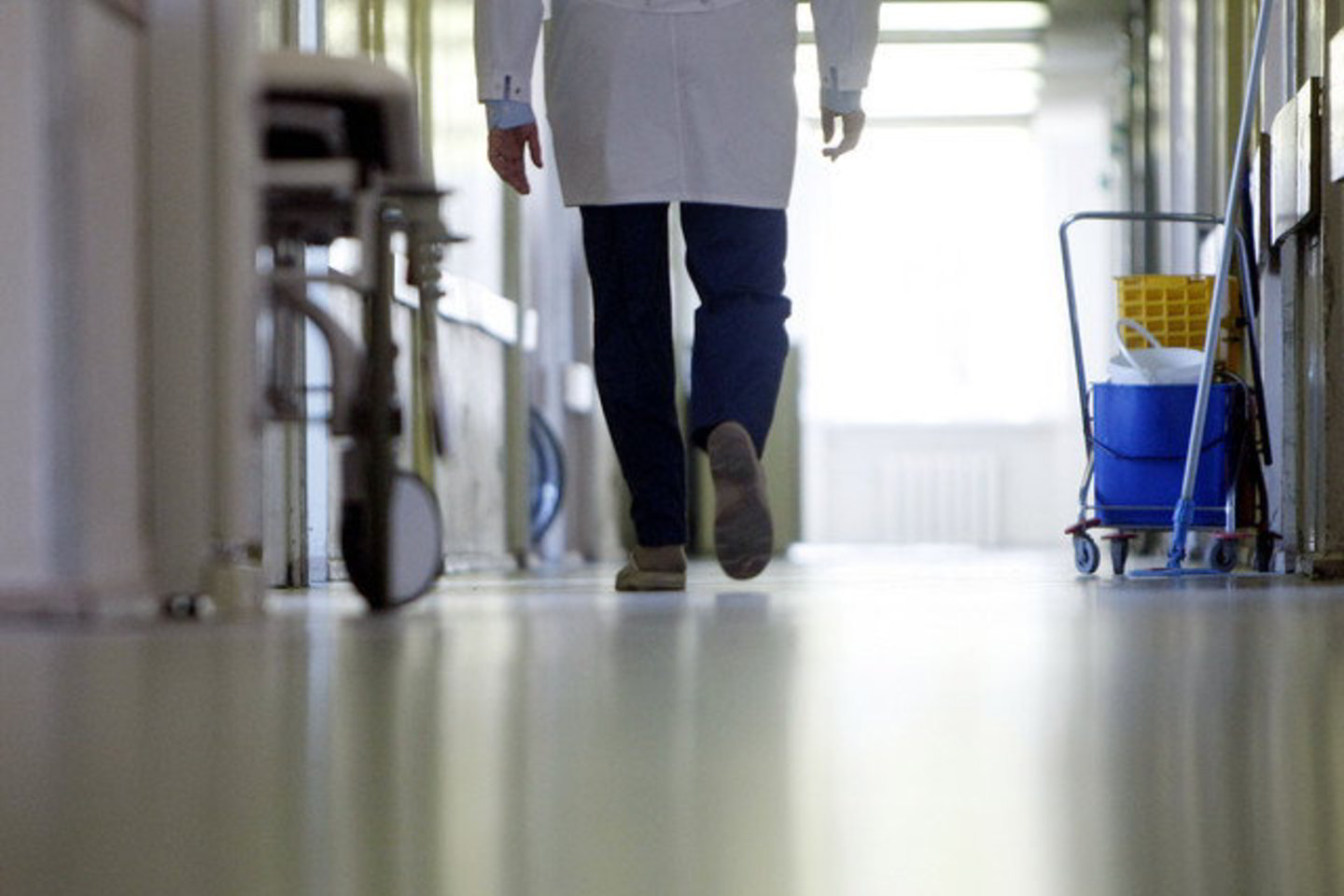 Teigiama, jog tai – pirmasis atvejis, kuomet į šalies eutanazijos statistiką patenka silpnaprotyste sirgę žmonės.