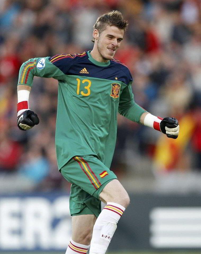 20 metų vartininkas Davidas De Gea sėkmingai praėjo medicininį patikrinimą ir pasirašė penkių metų sutartį su anglų "Manchester United" klubu.