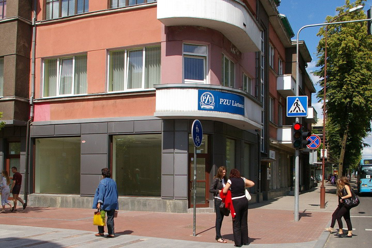 Šiose pačiame miesto centre esančiose patalpose buvo įsikūręs „R-Kioks“.