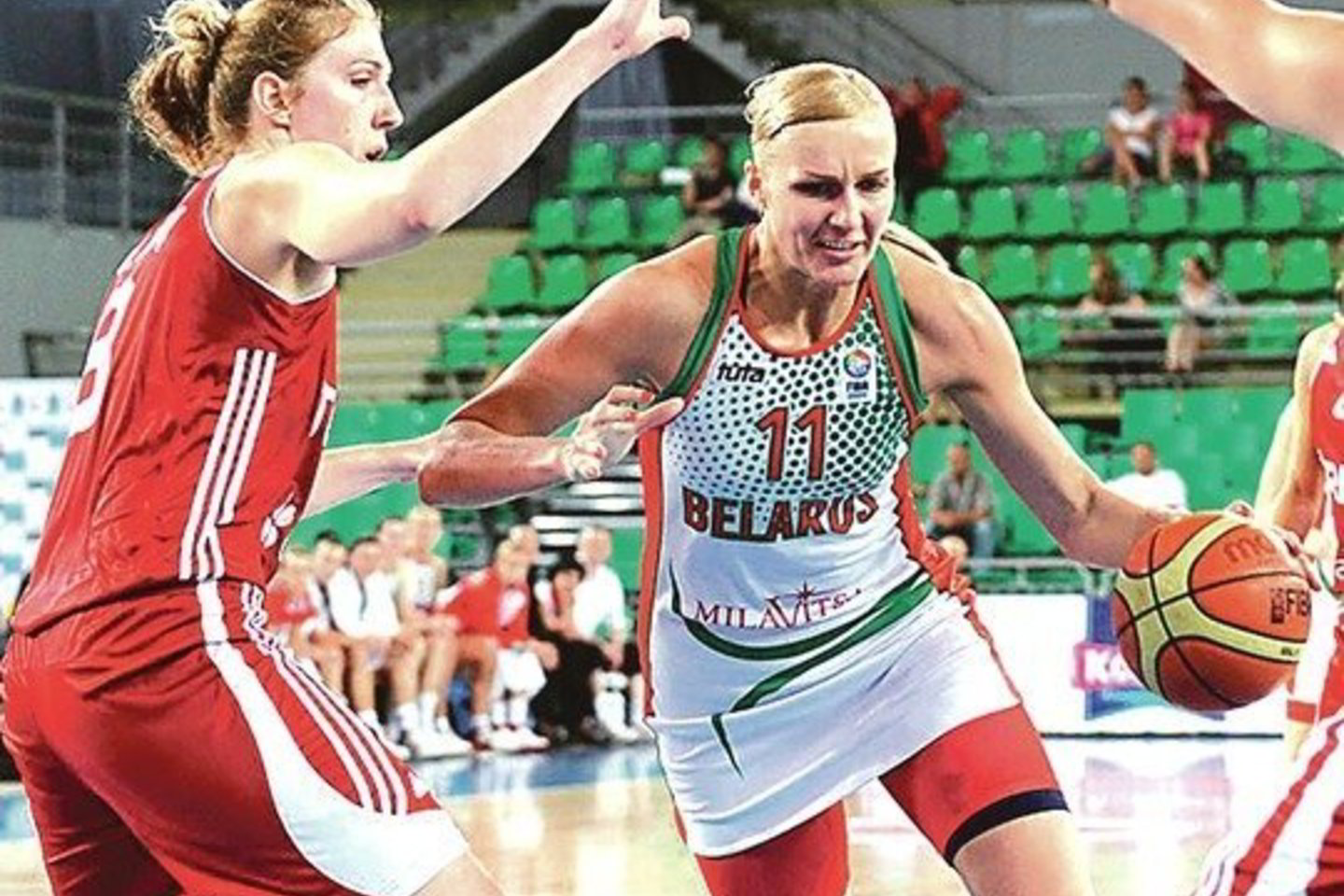 „Sukneles vilkėdamos jaučiamės moteriškesnės”, – sakė baltarusė J.Leučanka.