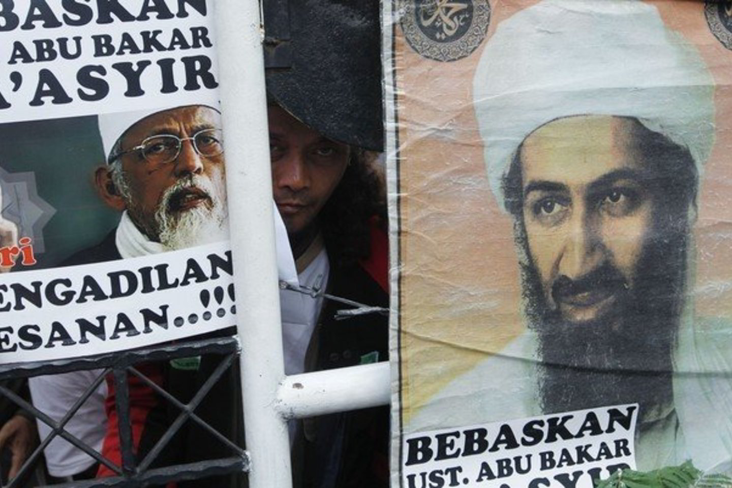 Pirma buvo nuspręsta O.bin Ladeno šeimą išsiųsti iš Pakistano.
