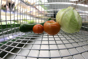 Švedijos parduotuvės kasmet išmeta neišvaizdžių daržovių už 6 mlrd. dolerių