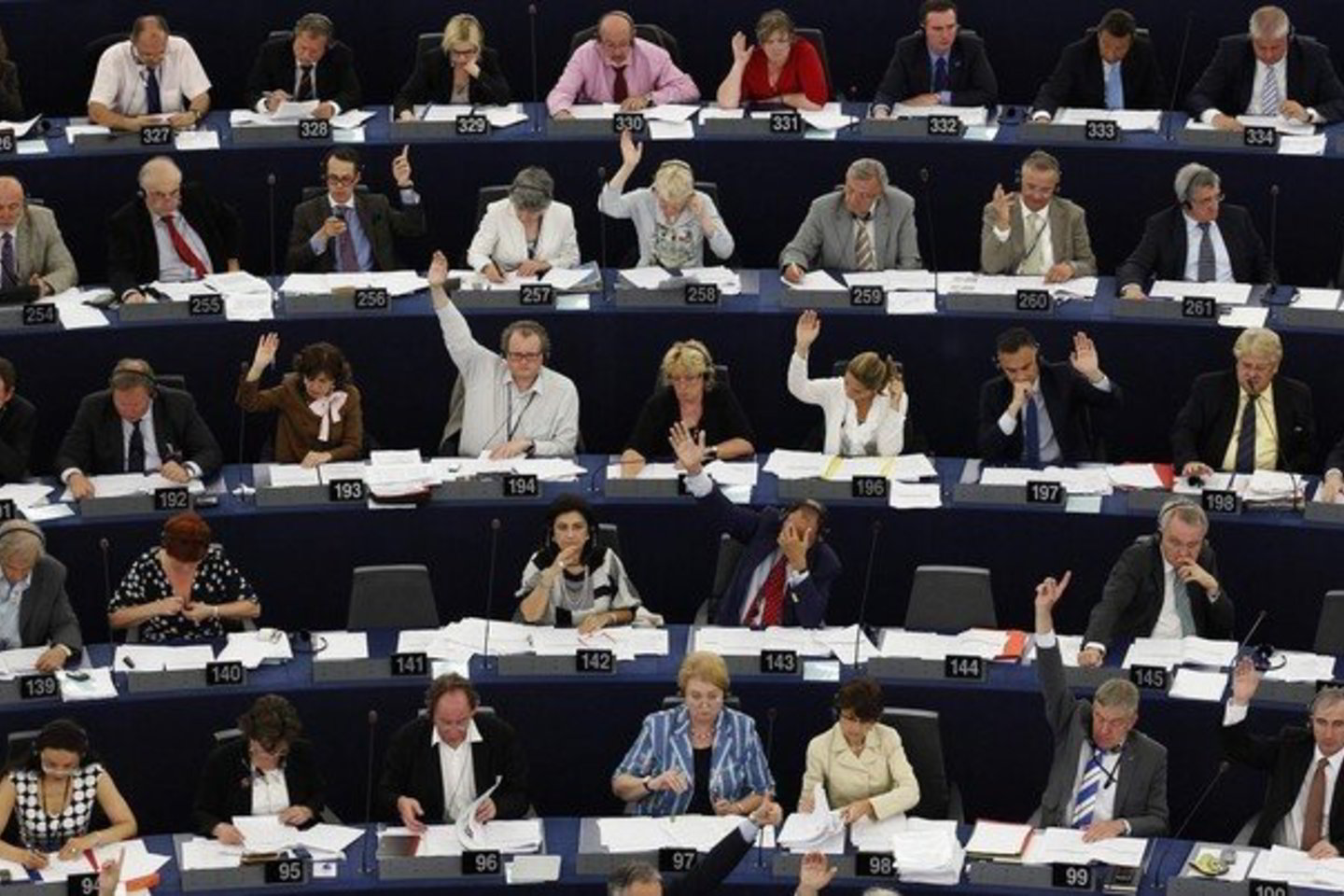 Europos Parlamentas ruošia trečiąją rezoliuciją dėl demokratijos padėties Rusijoje.